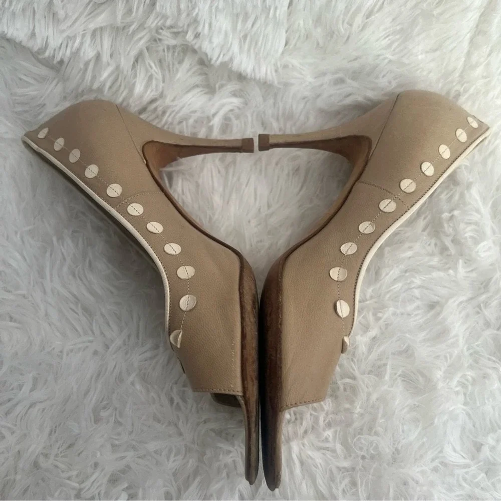 L'Autre Chose Tan Leather Peep Toe Polka Dot Studded Heels Pumps US 7.5‎ 37.5